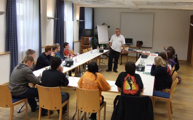 Die Jugendgruppensprecher beim Unterricht